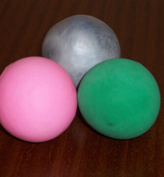 Cómo hacer bolas de malabarismos con globos
