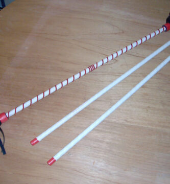 Cómo hacer un devil stick casero con piel